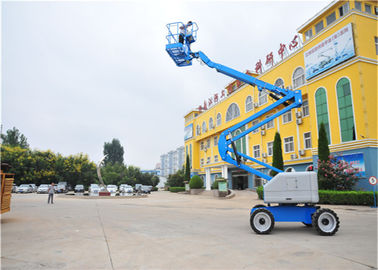 Diesel Self Propelled Boom Lift Karat Lengan Lipat Kendaraan Udara Kelas Industri