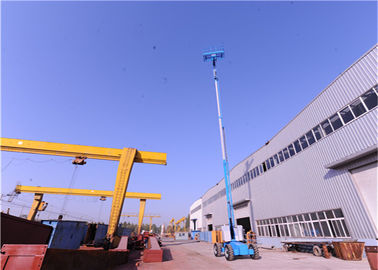 Struktur Logam Self Propelled Boom Lift Warna Biru Garansi 1 Tahun Anti Korosi